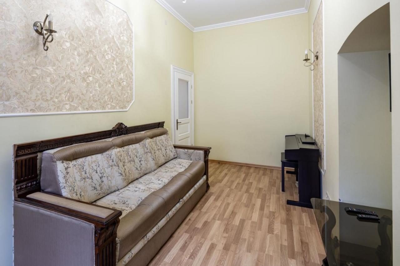 Apartamento Romari Сербська 9 Leópolis Exterior foto